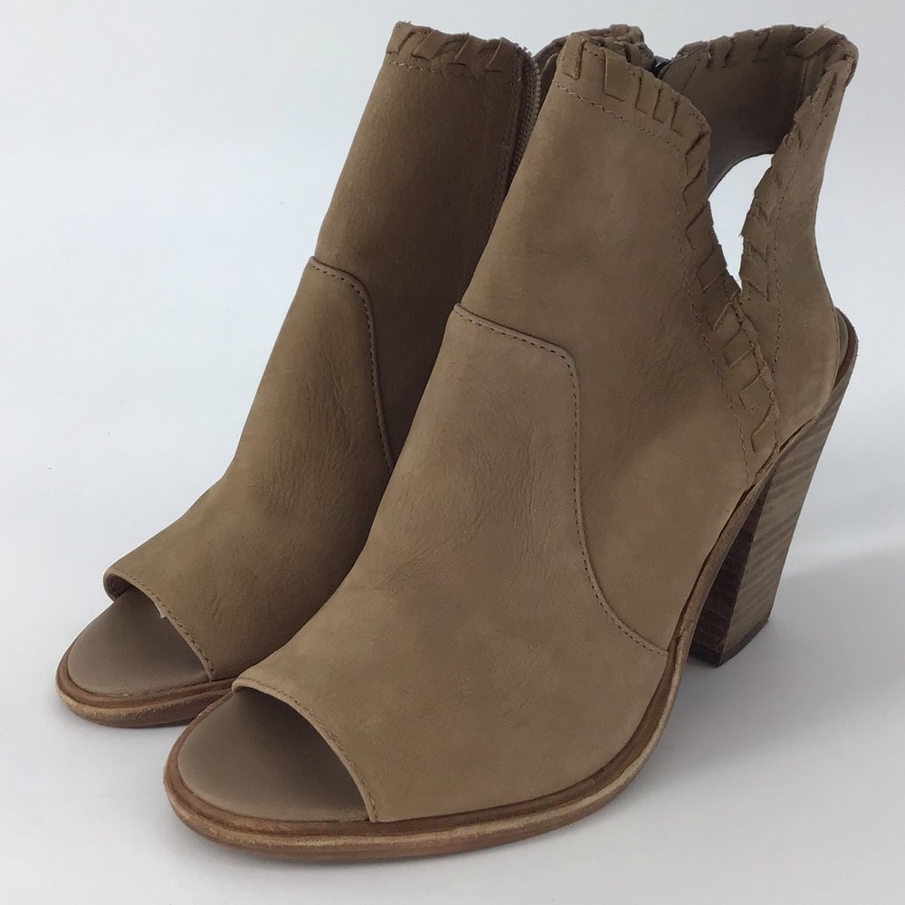 NEW Vince Camuto Kicetta Leather Peep Toe Bootie